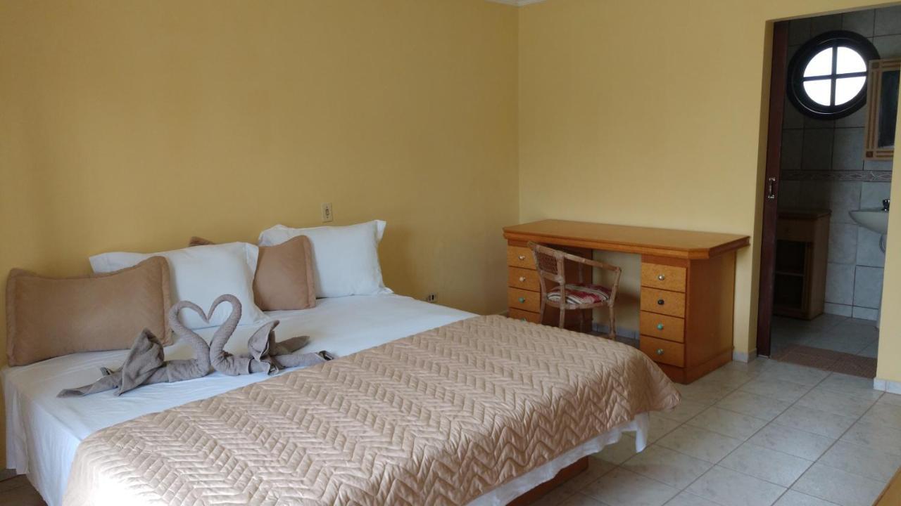 Hotel Velha Corte São José dos Pinhais Quarto foto