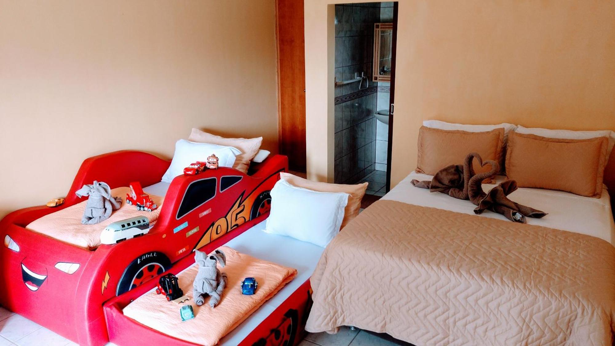 Hotel Velha Corte São José dos Pinhais Quarto foto